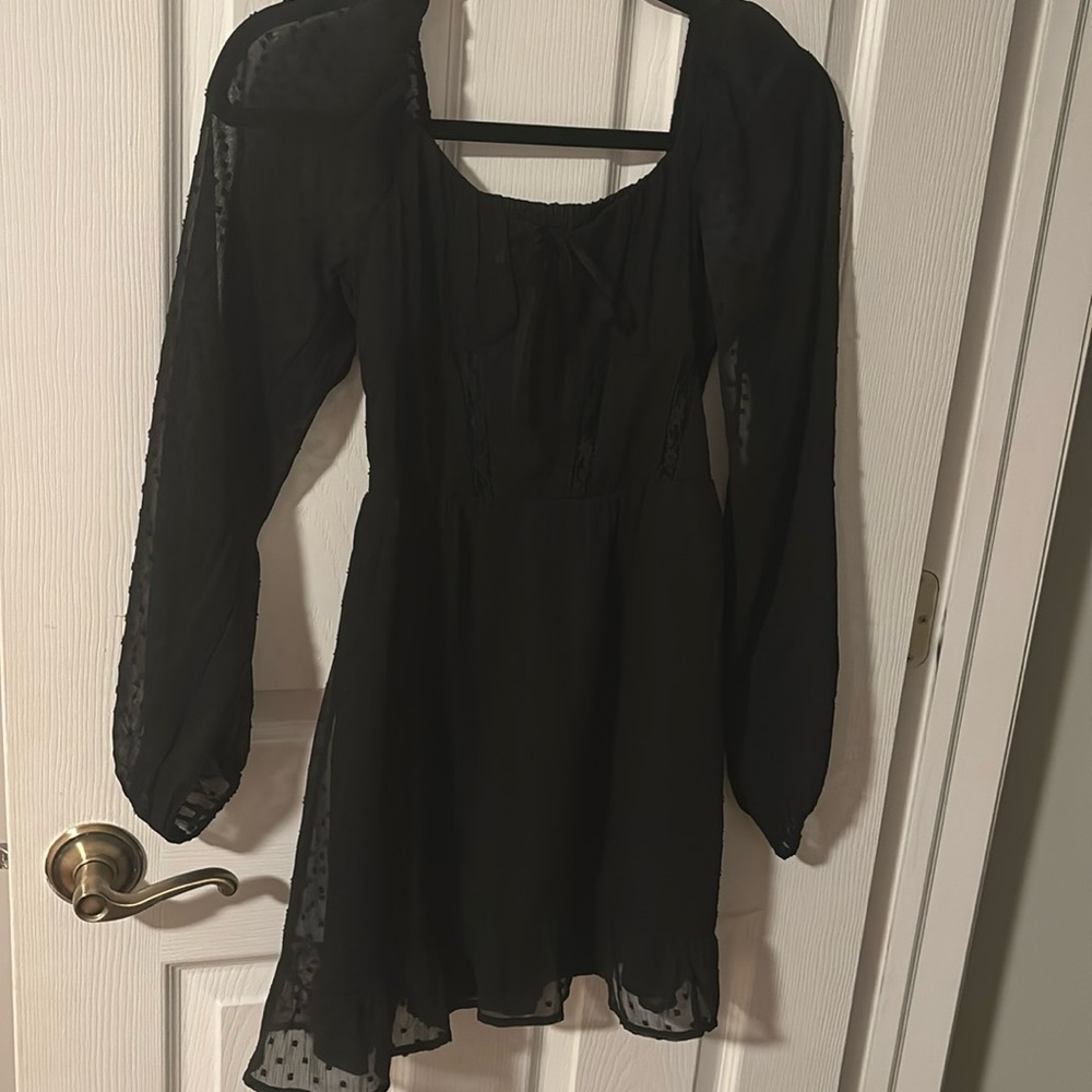 holister black long sleeve dress